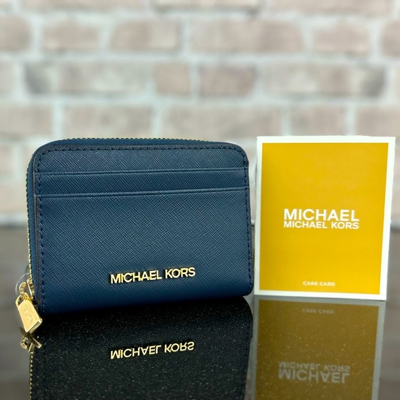 MICHAEL KORS JET SET TRAVEL LEATHER MEDIUM ZIP AROUND CARD CASE WALLET BAG $188 - Picture 1 of 5